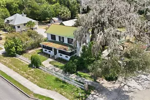 605 S Main Ave, Minneola, FL 34715 - Photo 3