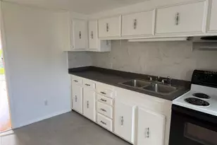26143 Rose Ln, Astatula, FL 34705 - Photo 7