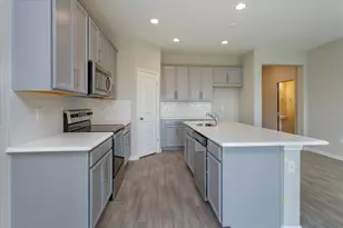 2914 Supermarine Rd, Tavares, FL 32778 - Photo 5