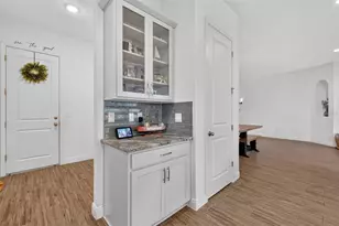 30308 Island Club Dr, Tavares, FL 32778 - Photo 21