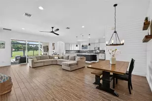 30308 Island Club Dr, Tavares, FL 32778 - Photo 9
