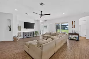 30308 Island Club Dr, Tavares, FL 32778 - Photo 13