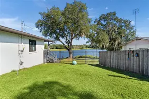 521 E Mirror Lake Dr, Fruitland Park, FL 34731 - Photo 45