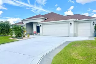 1835 Zircon Pl, The Villages, FL 32163 - Photo 3