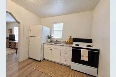 905 Nicholson Street, Clearwater, FL 33755 - Photo 5
