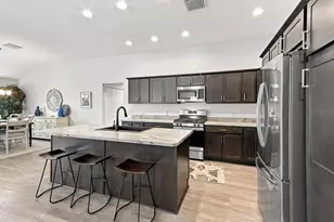 563 Coker Ct, The Villages, FL 32163 - Photo 5