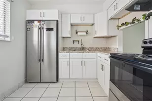 2856 N Powers Dr, Orlando, FL 32818 - Photo 13