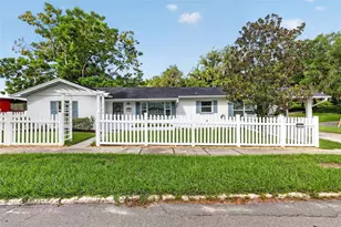 111 S Clayton St, Mount Dora, FL 32757 - Photo 1