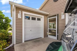 560 Kimberly St, The Villages, FL 32163 - Photo 3