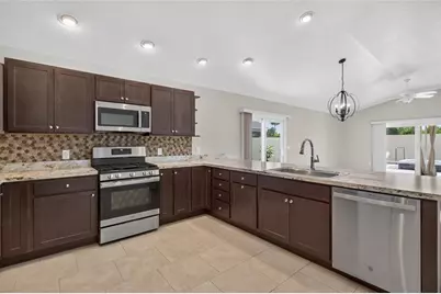 1442 Joshua Court, The Villages, FL 32163 - Photo 5
