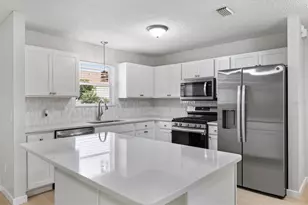 9595 SE 171st Argyll St, The Villages, FL 32162 - Photo 3