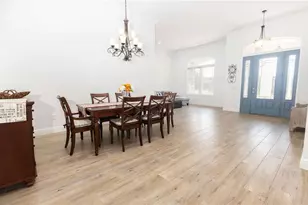 10640 NE 27th St, Oxford, FL 34484 - Photo 5