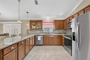 2114 Marlin Pl, The Villages, FL 32162 - Photo 3