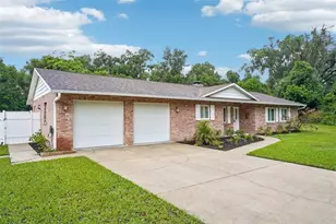 101 W Lemon St, Lady Lake, FL 32159 - Photo 3