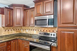 101 W Lemon St, Lady Lake, FL 32159 - Photo 17