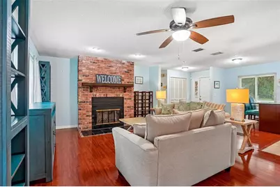101 W Lemon Street, Lady Lake, FL 32159 - Photo 9