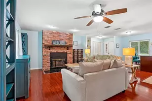101 W Lemon St, Lady Lake, FL 32159 - Photo 9