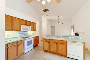 4431 Nottoway Dr, Leesburg, FL 34748 - Photo 9