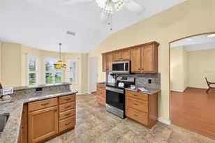 3064 Burbank Ln, The Villages, FL 32162 - Photo 9