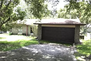 241 Edgewood Dr, Clermont, FL 34711 - Photo 1