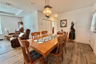 198 Jacaranda Dr, Leesburg, FL 34748 - Photo 3