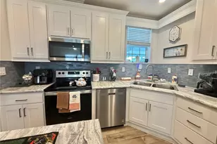198 Jacaranda Dr, Leesburg, FL 34748 - Photo 21