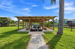 1612 Orange Ave, Tavares, FL 32778 - Photo 11