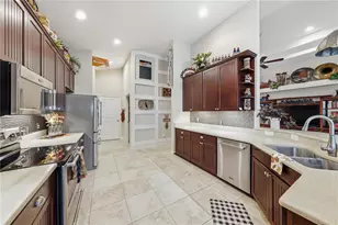 10331 Addison Shr Wy, Oxford, FL 34484 - Photo 13