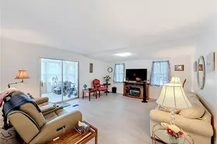 1022 Capella Dr, Tavares, FL 32778 - Photo 13