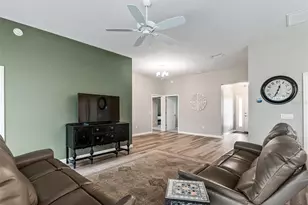 621 Cherry Creek Wy, The Villages, FL 34762 - Photo 9