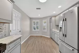 17559 SE 81st Parnassus Ct, The Villages, FL 32162 - Photo 11