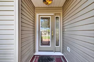17559 SE 81st Parnassus Ct, The Villages, FL 32162 - Photo 3