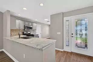 17559 SE 81st Parnassus Ct, The Villages, FL 32162 - Photo 9