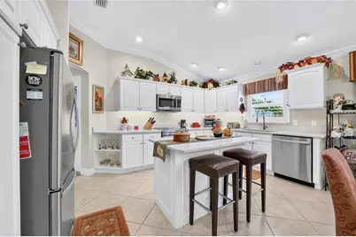 639 Bermudez Court, The Villages, FL 32162 - Photo 13