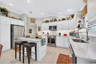 639 Bermudez Court, The Villages, FL 32162 - Photo 15
