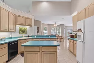 9211 Silver Lake Dr, Leesburg, FL 34788 - Photo 11