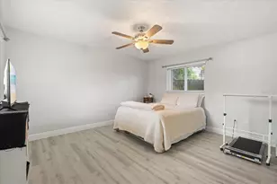 1210 E Caroline St, Tavares, FL 32778 - Photo 33