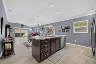 2137 Locklin Ln, The Villages, FL 32163 - Photo 3