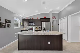 2137 Locklin Ln, The Villages, FL 32163 - Photo 9