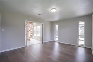 1627 Canal Ct, Tavares, FL 32778 - Photo 11