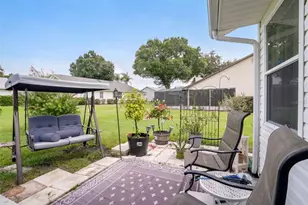26162 Newcombe Cir, Leesburg, FL 34748 - Photo 23