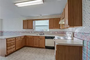 930 Ramos Dr, The Villages, FL 32159 - Photo 9