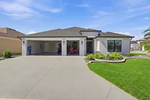7528 Daniel Collins Ct, The Villages, FL 34762 - Photo 5