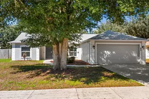 245 Valley Edge Dr, Minneola, FL 34715 - Photo 1