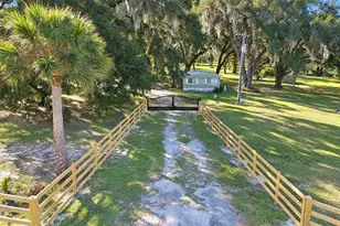 2930 Griffin Ave, Lady Lake, FL 32159 - Photo 1
