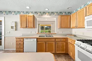 2409 Tamarindo Dr, The Villages, FL 32162 - Photo 9