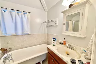 1035 NE 3rd Ave, Gainesville, FL 32601 - Photo 7