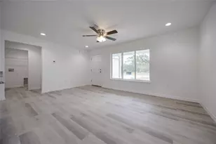 18 Malauka Loop Pass, Ocklawaha, FL 32179 - Photo 7