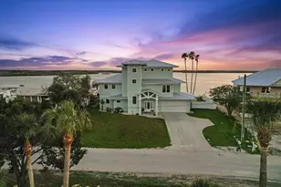 12010 W Bayshore Dr, Crystal River, FL 34429 - Photo 71