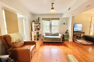 1035 NE 3rd Ave, Gainesville, FL 32601 - Photo 3